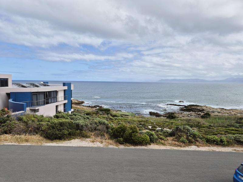 4 Bedroom Property for Sale in Perlemoenbaai Western Cape
